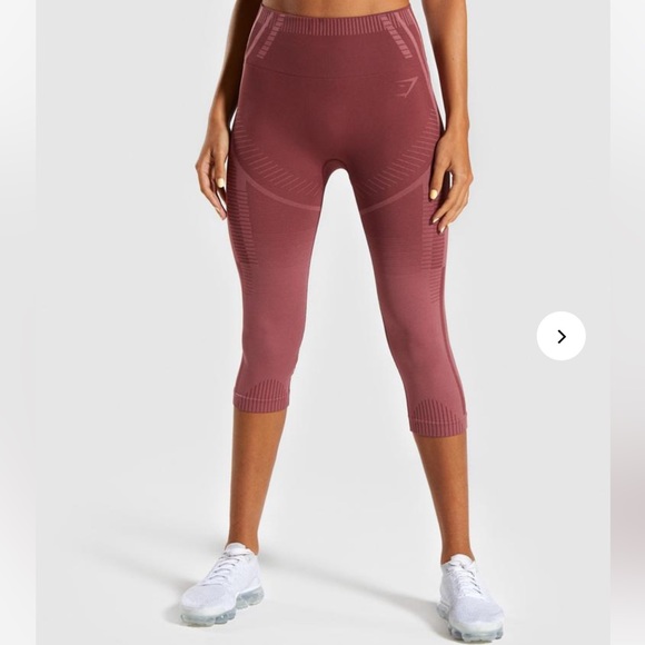 Gymshark Geo Seamless Cropped Leggings in Berry Red - Size Medium - Picture 2 of 3